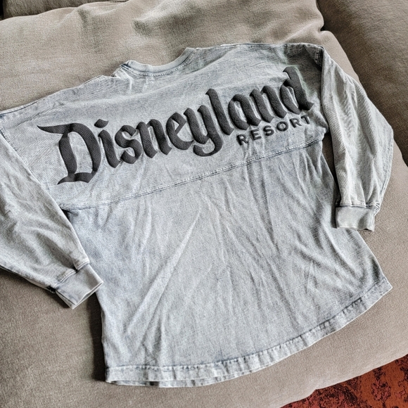 Acid Washed Gray Denim Chambray Spirit Jersey Size M Disneyland Resort - Picture 6 of 7